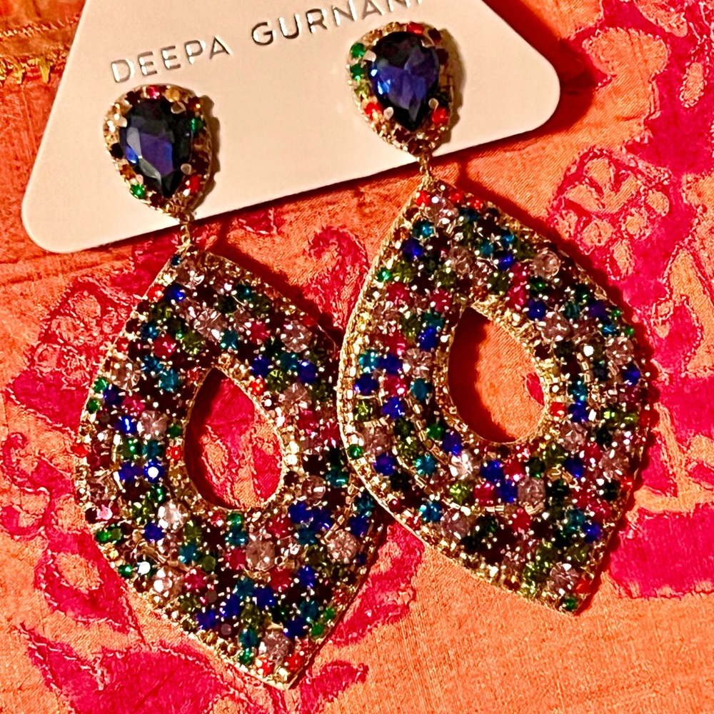🌺🎉HP🎉🌺 NWT Deepa Gurnani Luxe Beaded Crystal Chandeliers - Picture 8 of 17